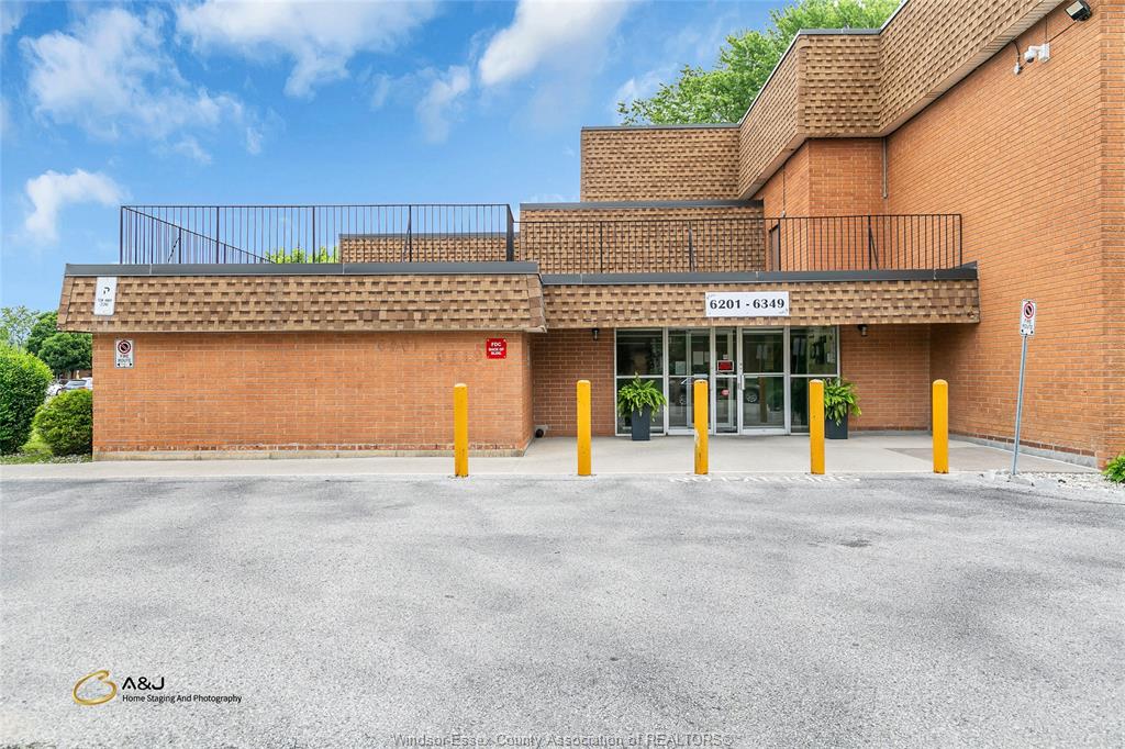 6311-thornberry-crescent-windsor-ontario-26023125