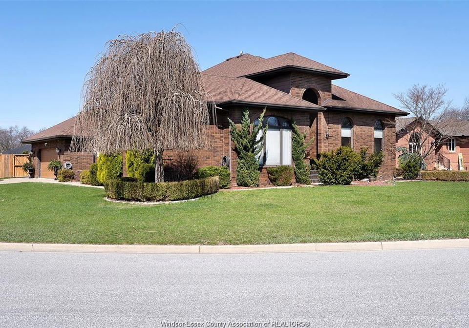 172-pointe-west-drive-amherstburg-ontario-26023127