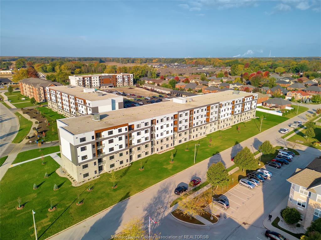 2550-sandwich-west-parkway-lasalle-ontario-26023132
