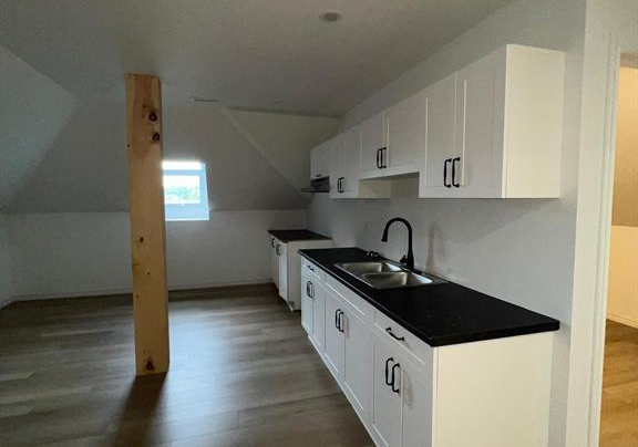 3203-peter-windsor-ontario-26023135