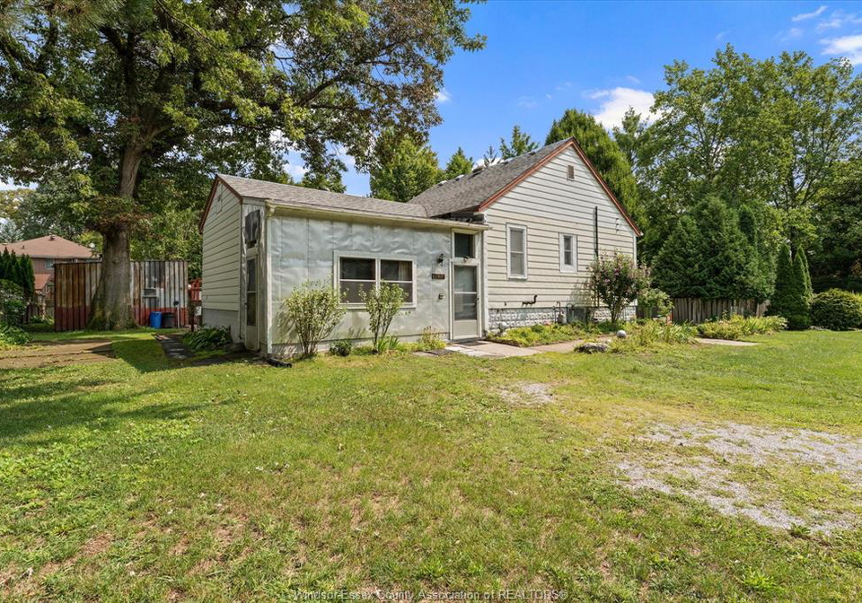 7035-matchette-road-lasalle-ontario-26023145