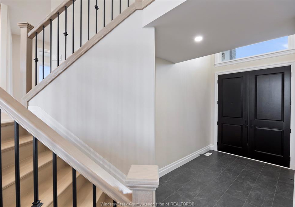1247-campana-crescent-lakeshore-ontario-26023147