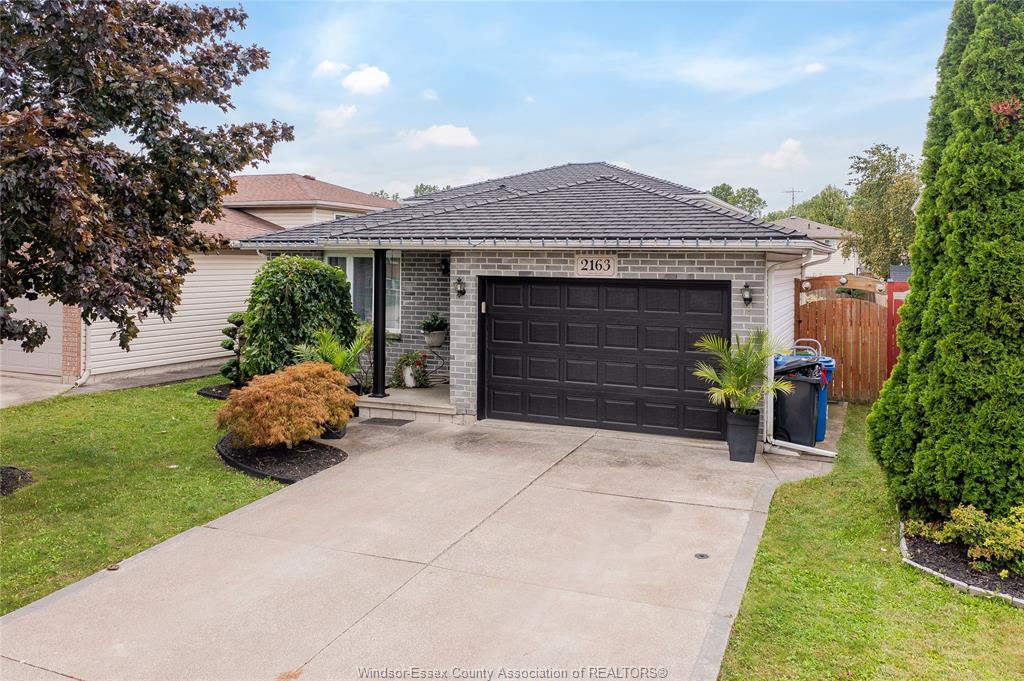 2163-curry-windsor-ontario-26023156