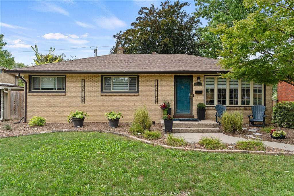 3425-roxborough-boulevard-windsor-ontario-26023158