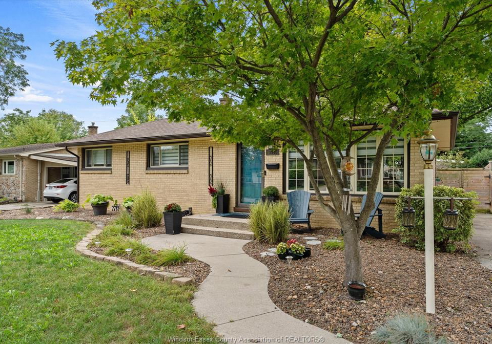 3425-roxborough-boulevard-windsor-ontario-26023158