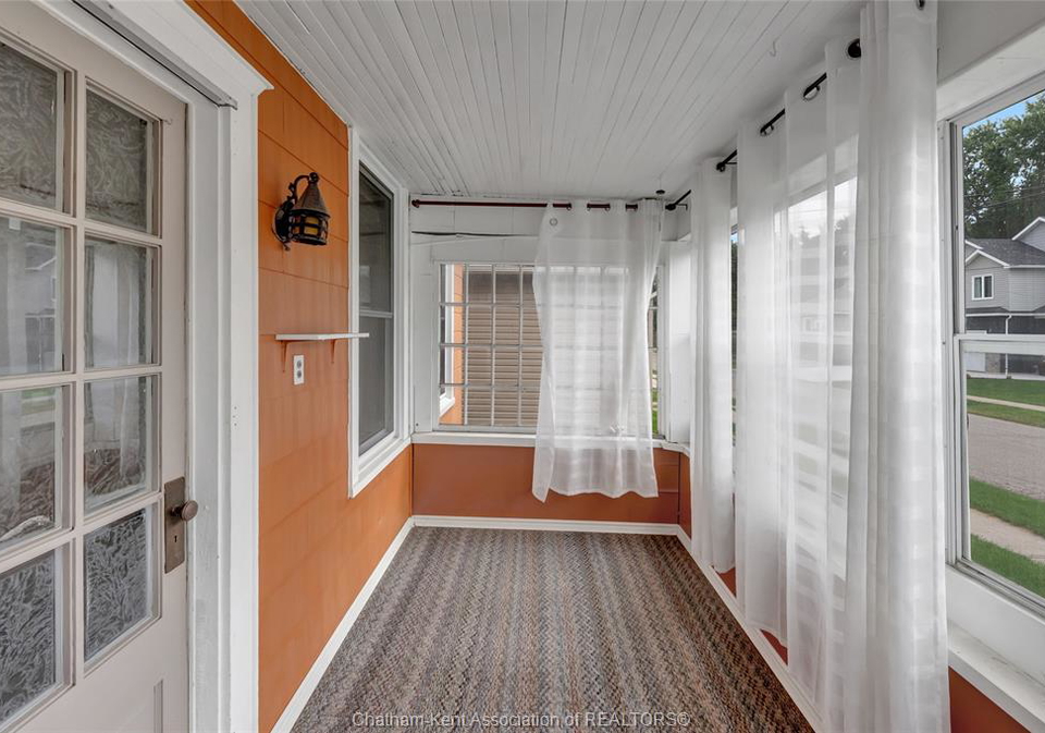 121-cornhill-street-chatham-ontario-26023163