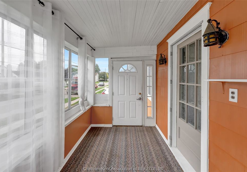121-cornhill-street-chatham-ontario-26023163