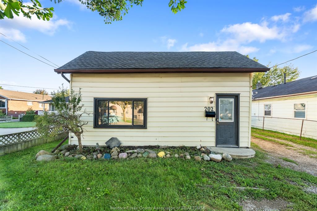 202-sandys-street-chatham-ontario-26023165
