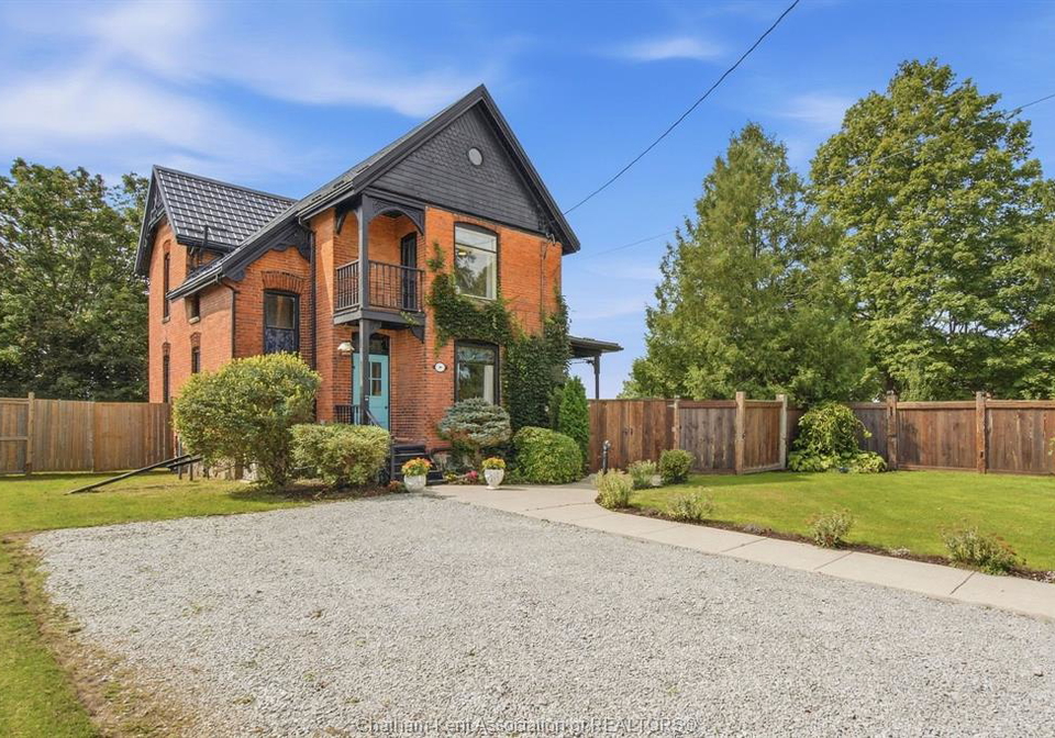 136-king-street-south-highgate-ontario-26023166