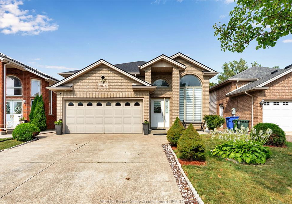 2078-rockport-windsor-ontario-26023173