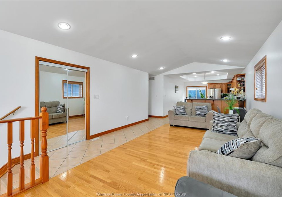 2078-rockport-windsor-ontario-26023173