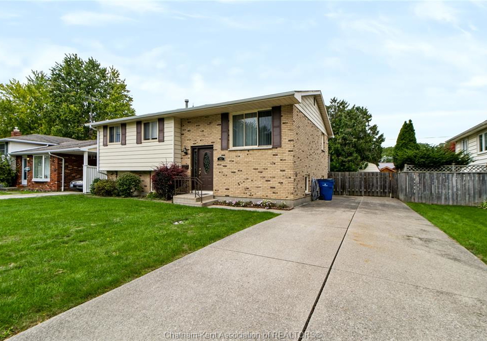 80-baxter-street-wallaceburg-ontario-26023183