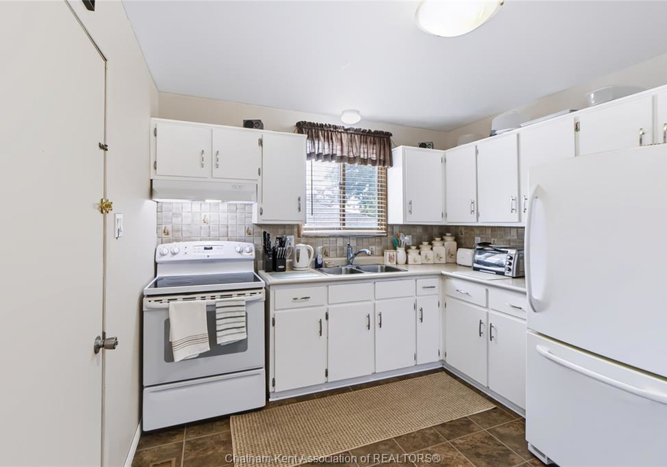 80-baxter-street-wallaceburg-ontario-26023183