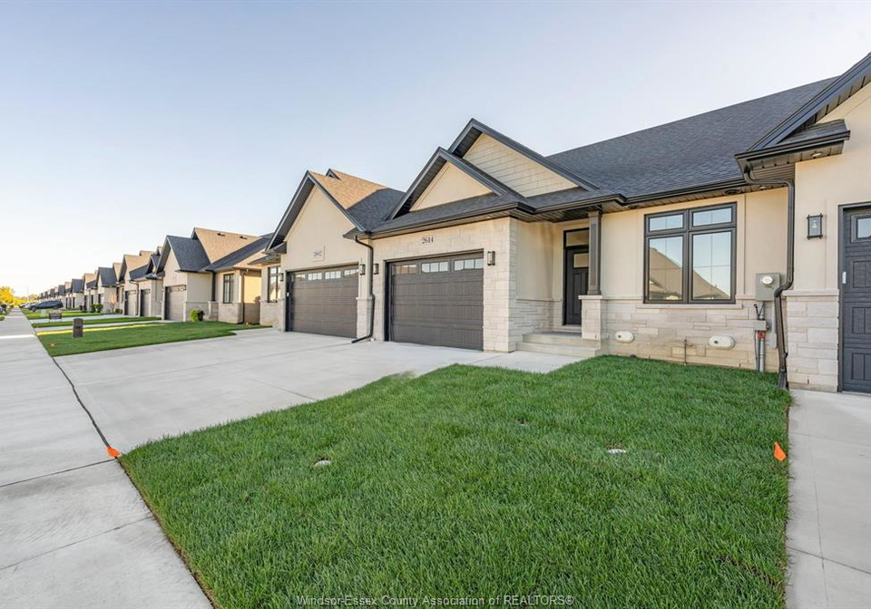 2614-barkley-avenue-windsor-ontario-26023186
