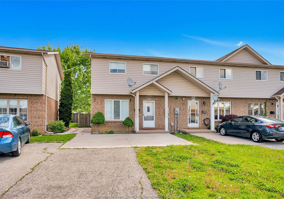 1272-south-pacific-windsor-ontario-26023187