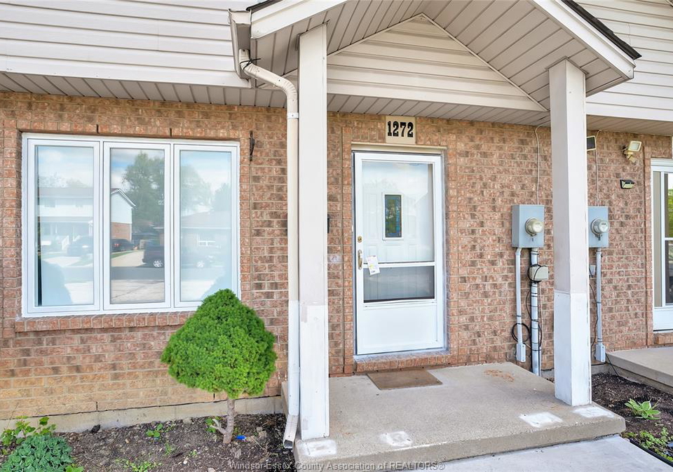1272-south-pacific-windsor-ontario-26023187