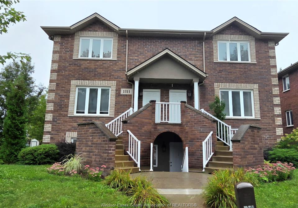1811-northway-avenue-windsor-ontario-26023190