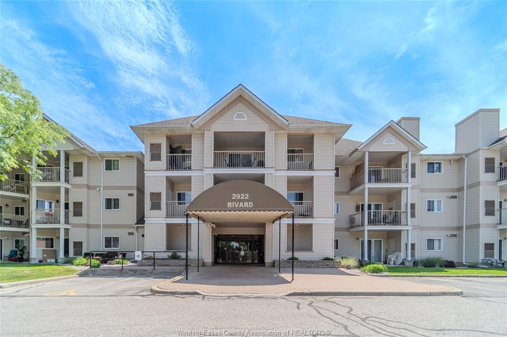 2922-rivard-windsor-ontario-26023201