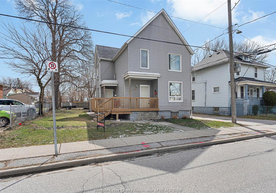 559-assumption-windsor-ontario-26023223