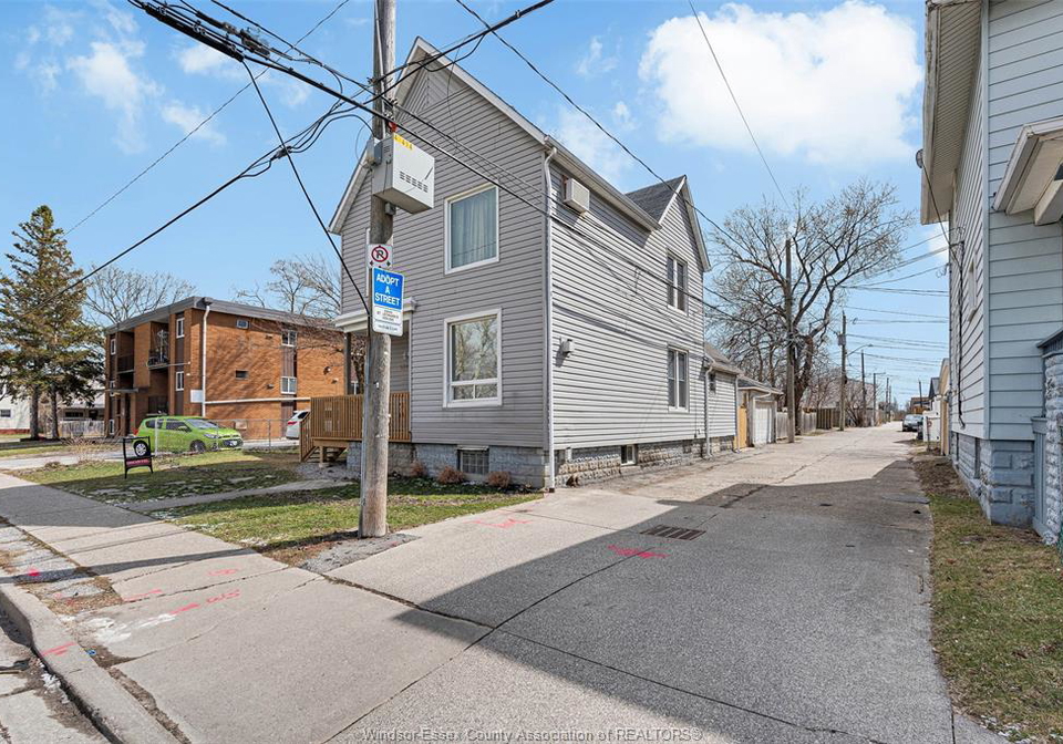 559-assumption-windsor-ontario-26023223