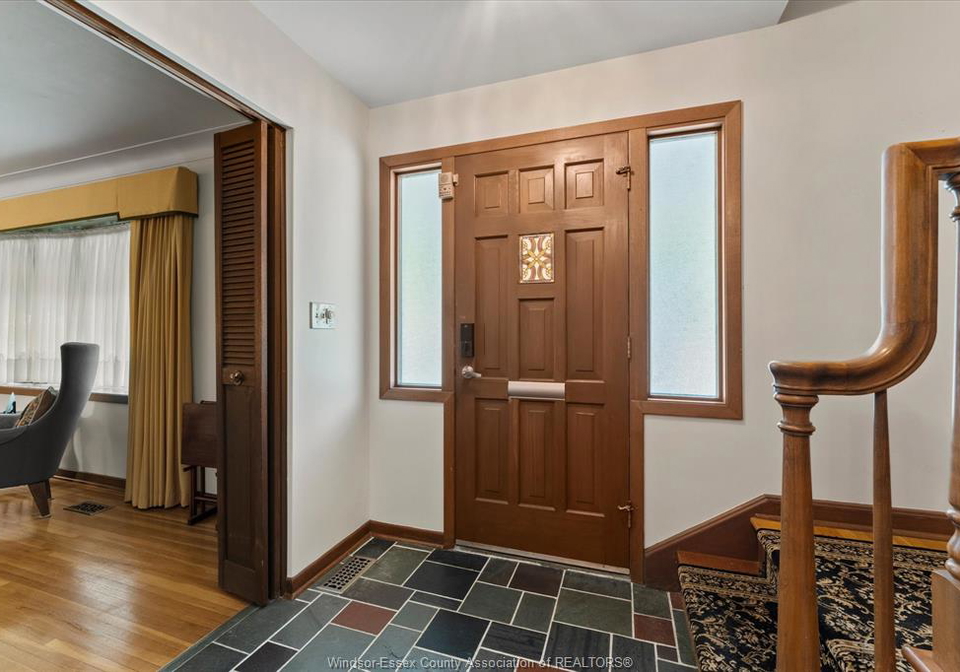 3630-avondale-avenue-windsor-ontario-26023230