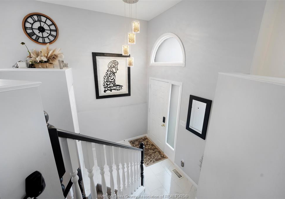 12589-horwood-crescent-tecumseh-ontario-26023237