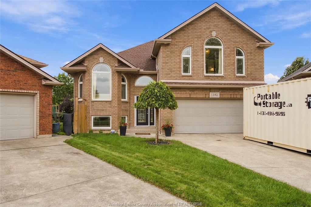1352-meridian-windsor-ontario-26023240