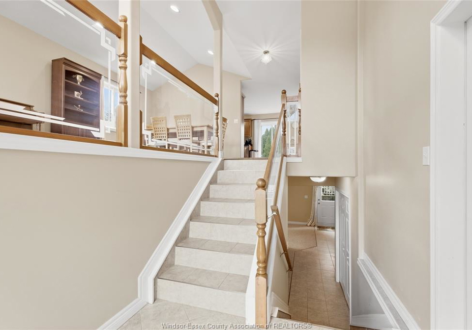 1352-meridian-windsor-ontario-26023240