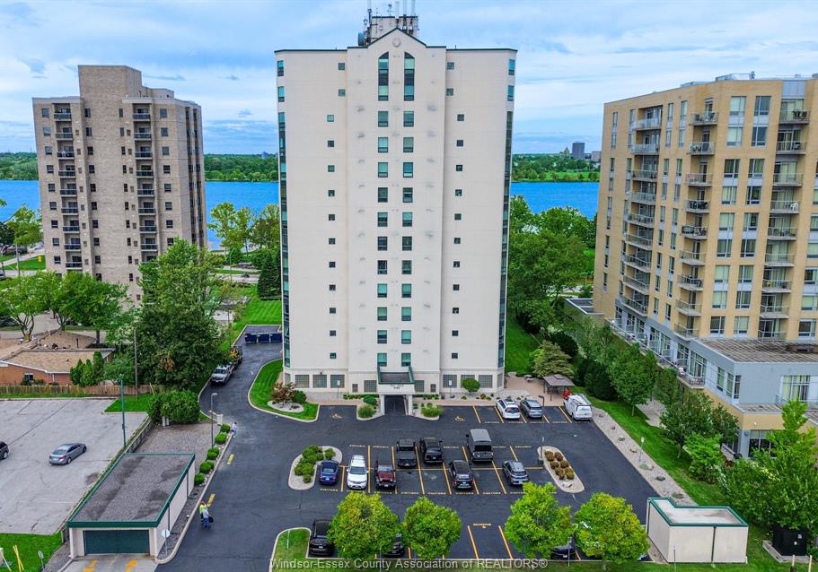 4789-riverside-windsor-ontario-26023241