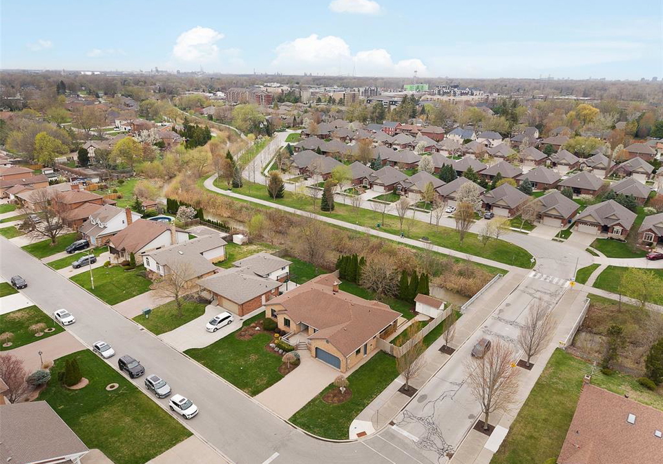 2098-edgemore-avenue-lasalle-ontario-26023247