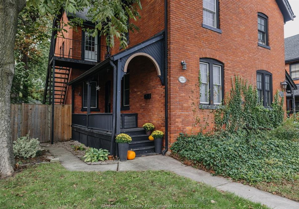 753-walker-road-windsor-ontario-26023251