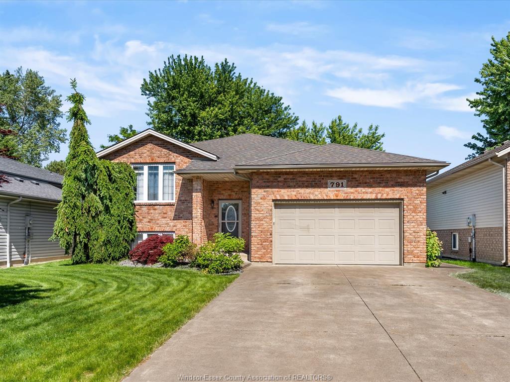 791-helena-crescent-belle-river-ontario-26023256