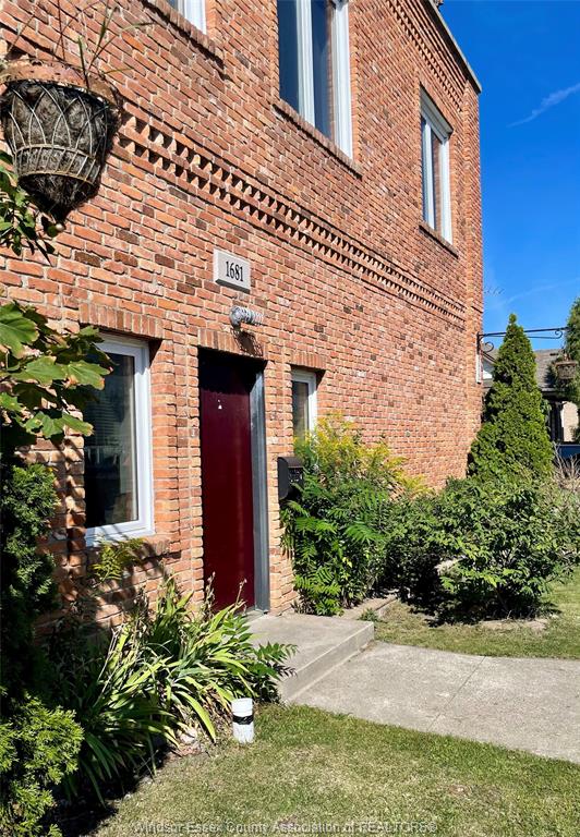 1679-drouillard-windsor-ontario-26023258