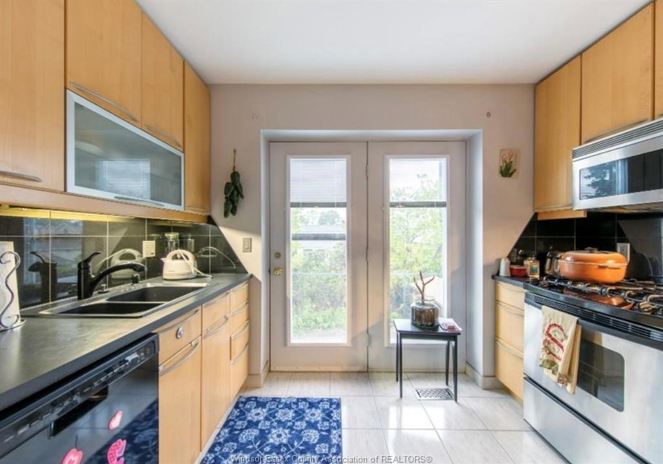 1679-drouillard-windsor-ontario-26023258