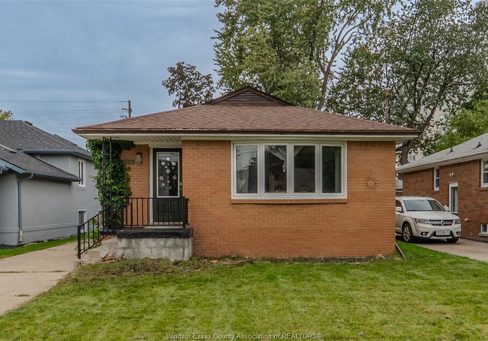 257-dieppe-street-windsor-ontario-26023263