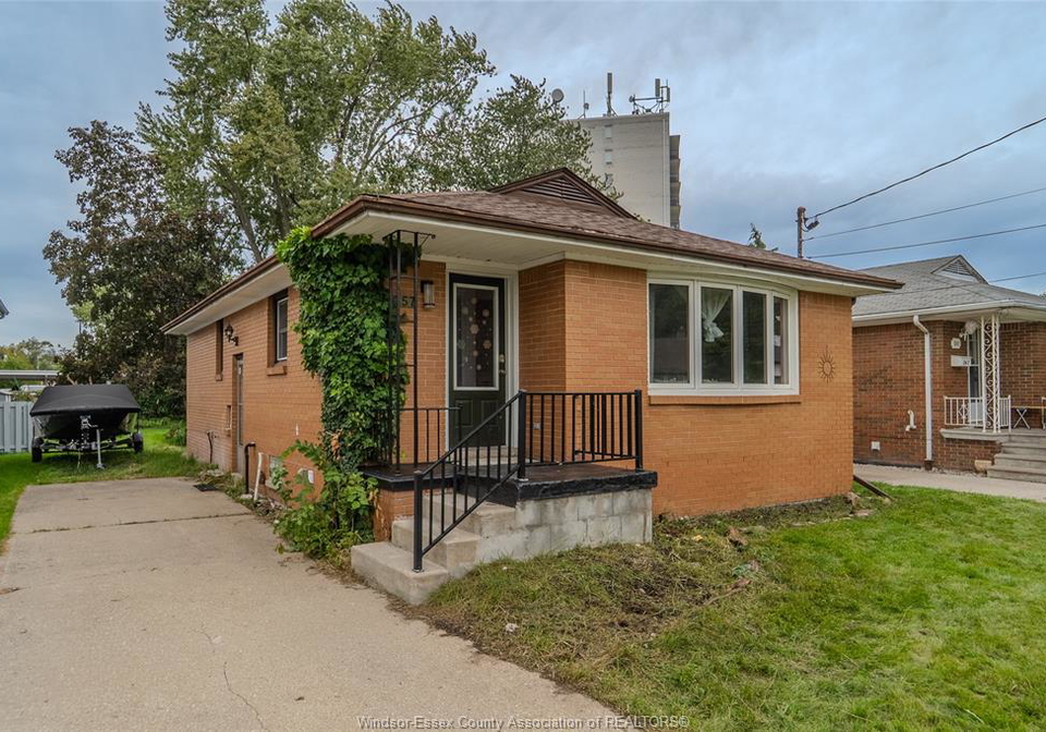 257-dieppe-street-windsor-ontario-26023263