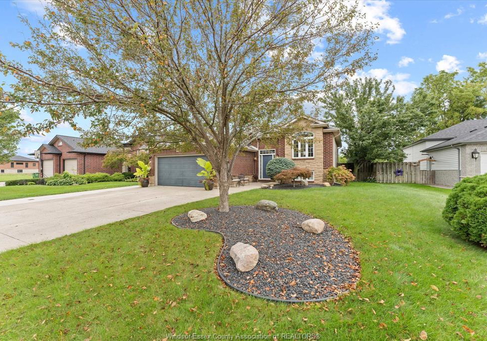 98-hazel-crescent-kingsville-ontario-26023265