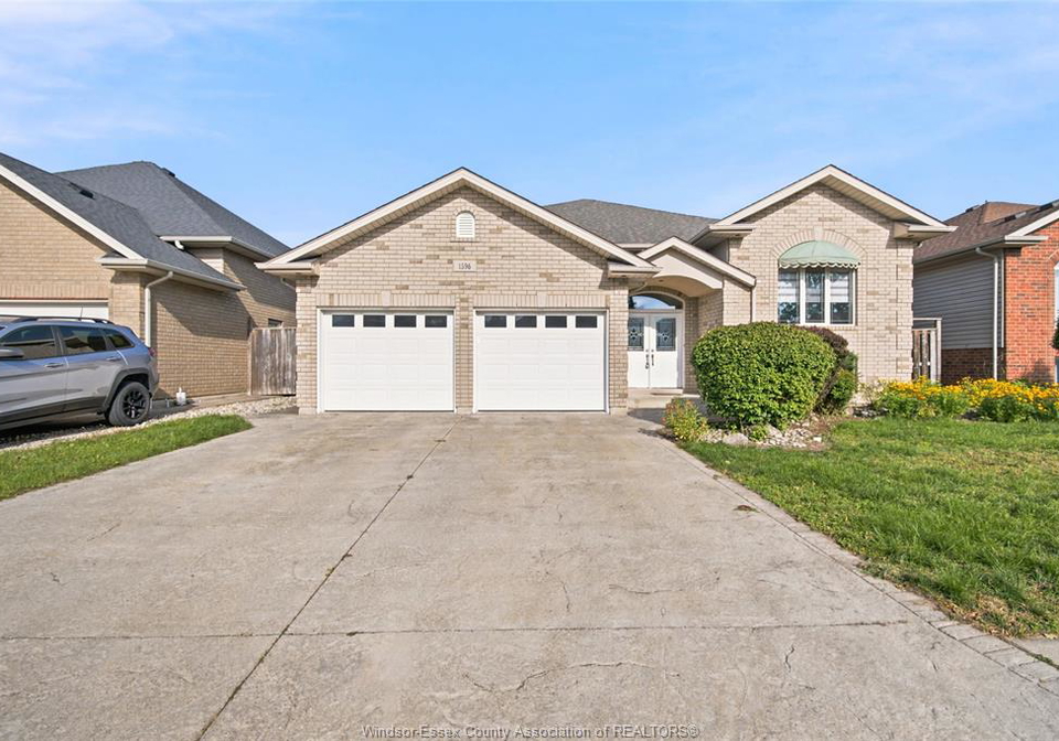 1596-morningstar-avenue-windsor-ontario-26023266