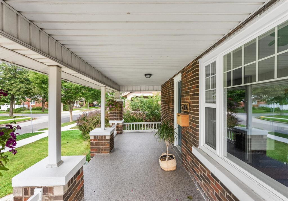 2306-chilver-road-windsor-ontario-26023269