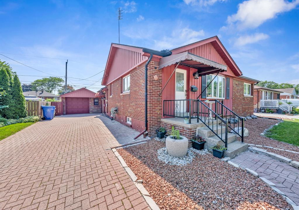 3551-dominion-boulevard-windsor-ontario-26023272