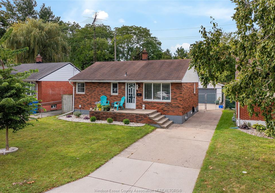 1215-chappell-windsor-ontario-26023273