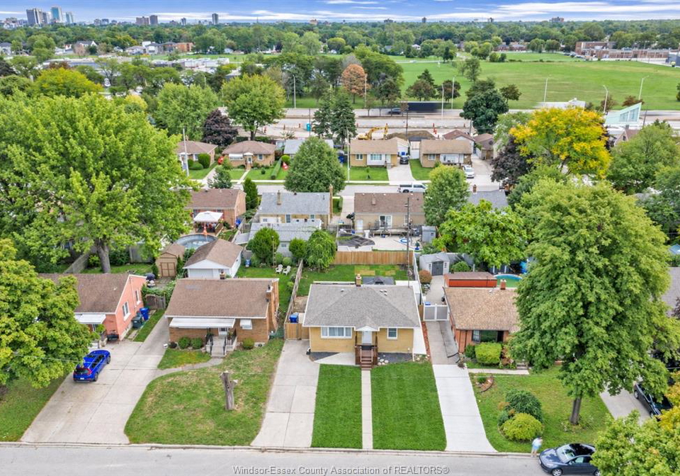 1202-harrison-windsor-ontario-26023283