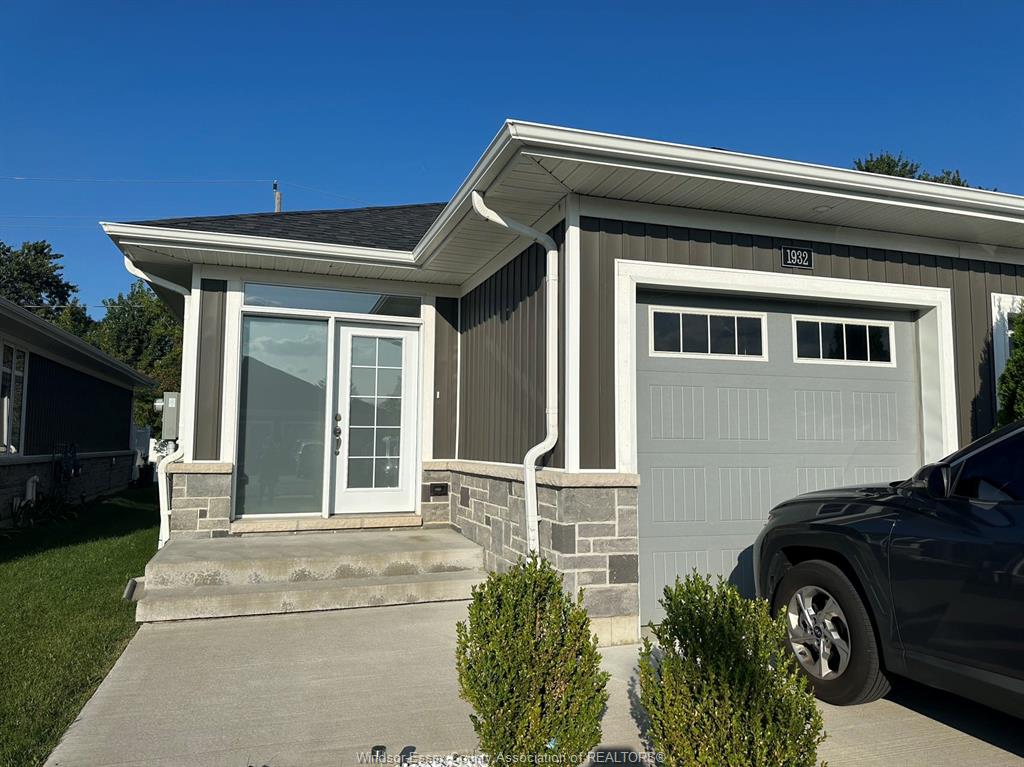1932-ethan-court-windsor-ontario-26023286