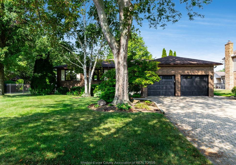 105-pointe-west-drive-amherstburg-ontario-26023293