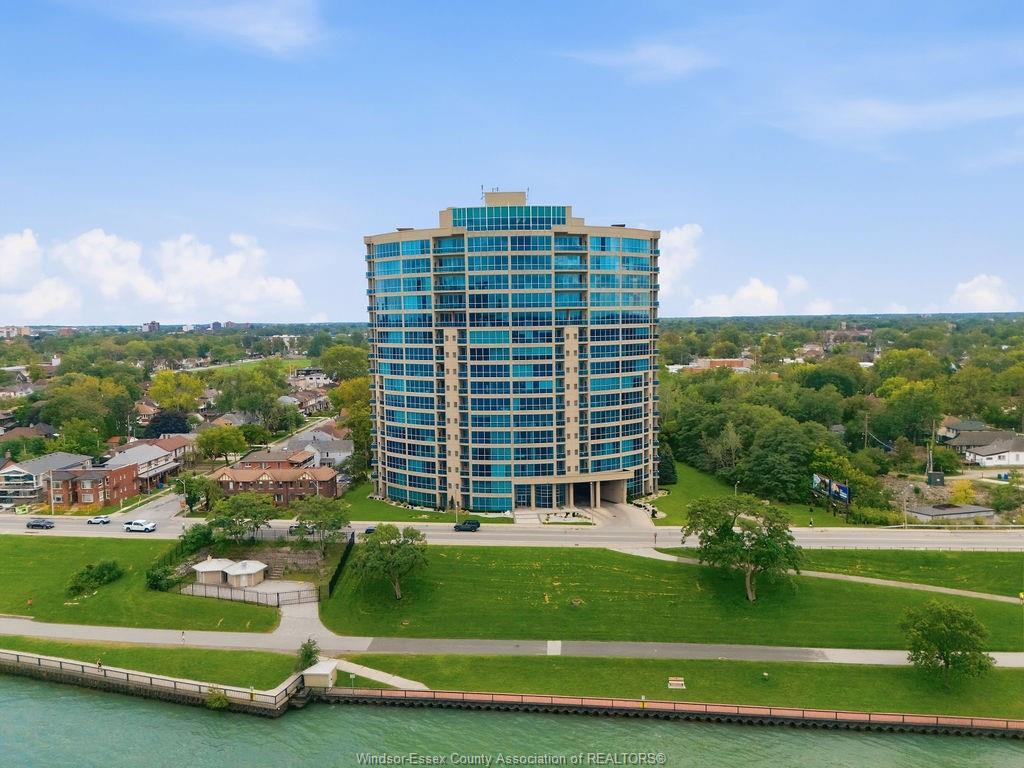 1225-riverside-drive-windsor-ontario-26023312