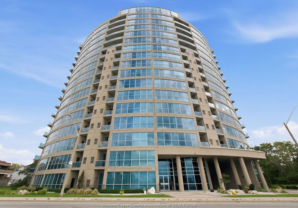 1225-riverside-drive-windsor-ontario-26023312