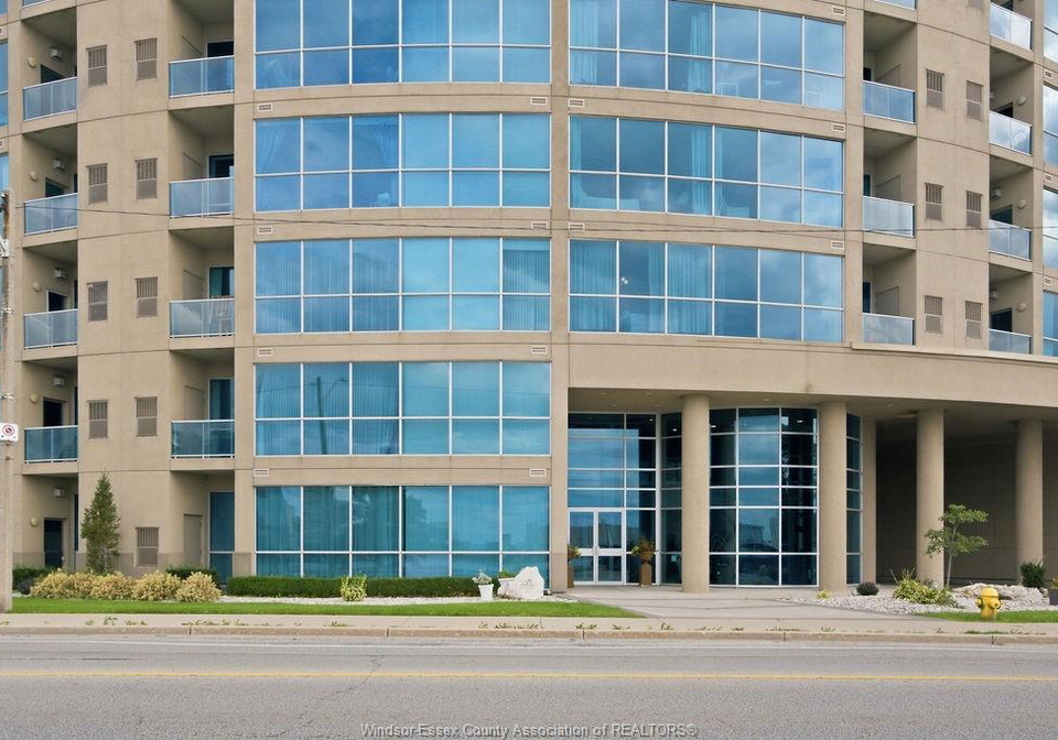1225-riverside-drive-windsor-ontario-26023312