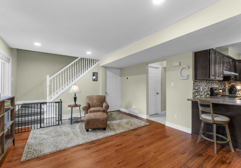 2438-francois-windsor-ontario-26023323