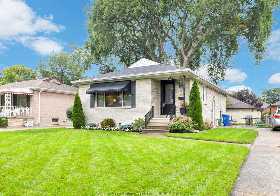 1144-virginia-avenue-windsor-ontario-26023335