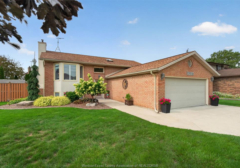13221-st-gregorys-tecumseh-ontario-26023347